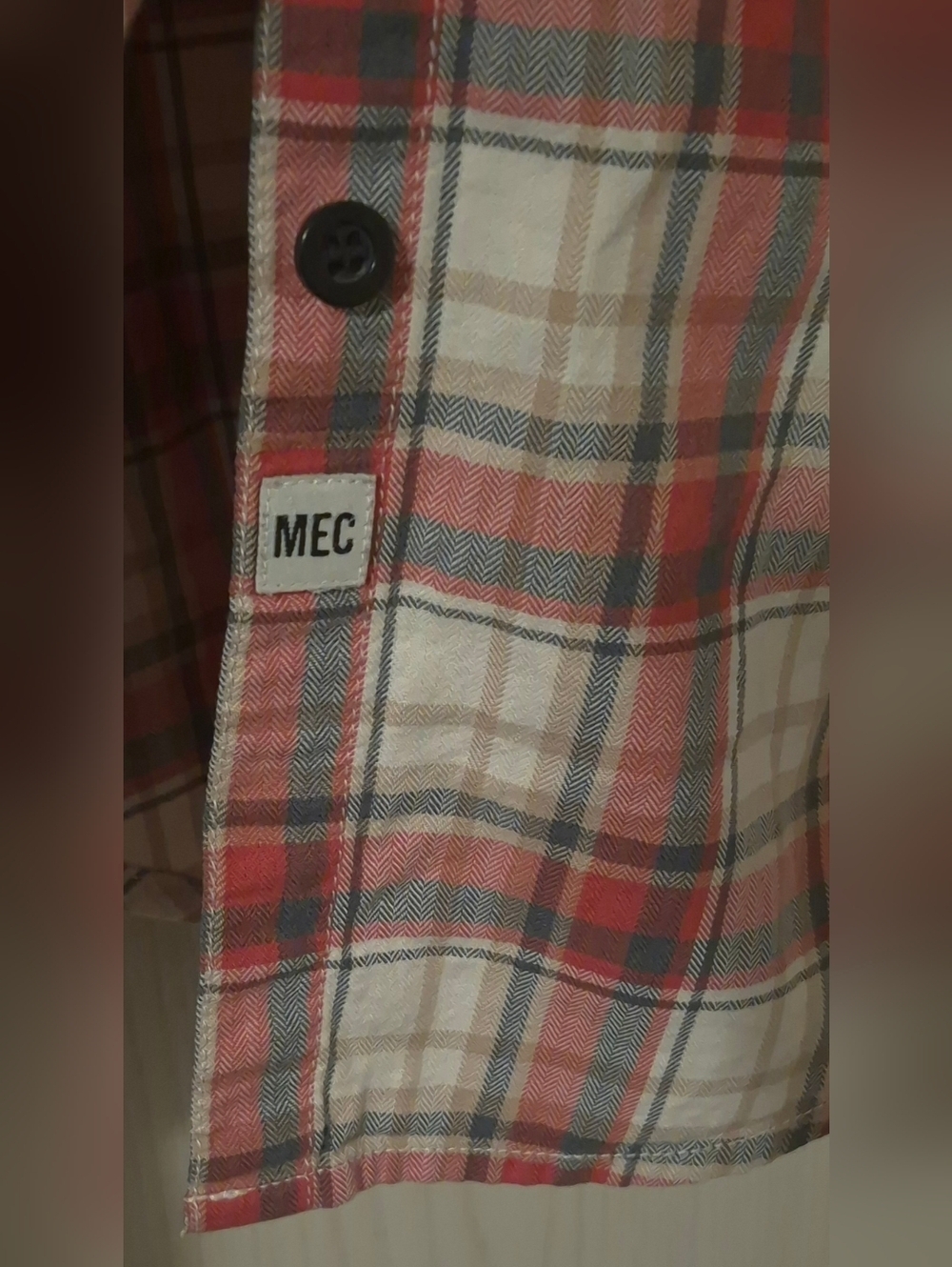 MEC Pink Plaid Slim Fit Button-Up Shirt (XS) - Picture 4 of 7
